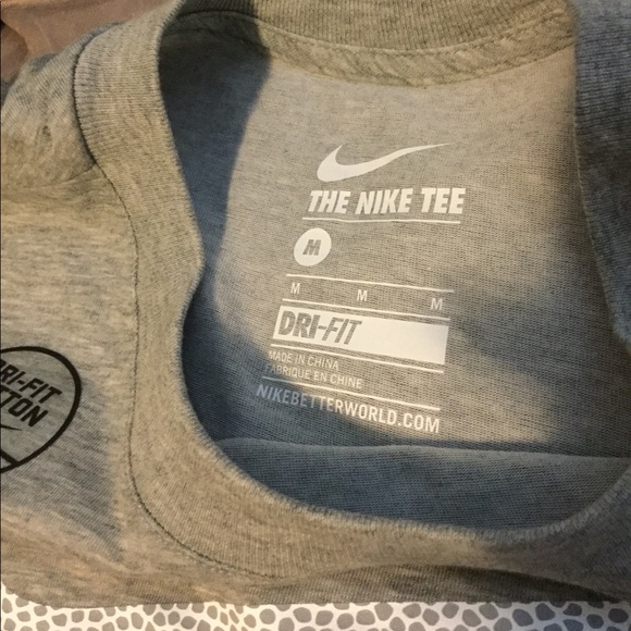 NIKE dryfit cotton tee - Picture 3 of 4